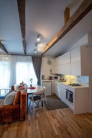 Апарт-отели Alpetri Apartments Каунас Номер-студио с балконом-4